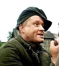 "А-а, враги народа: троцкисты, утописты, вредители. То-то я гляжу, хари гнусные. Родину не любишь, да?" Холодное лето 53 года.