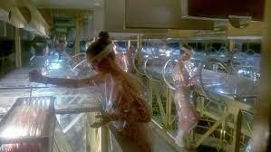 Ученый представил жуткий видео-концепт «человеческих ферм» с искусственными матками