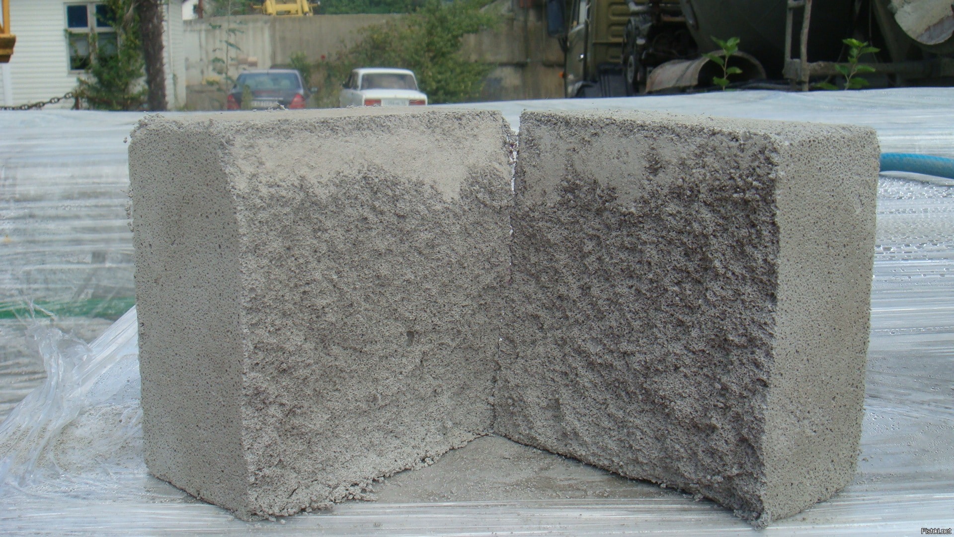 Газоблоки влага. Блоки ячеистого бетона. Пено бетоноблок. Фибра бетон блок строительный. Бетона блоки пеноблок.
