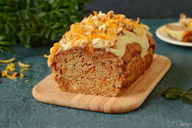 Там есть указание "Корица и мед". Думаю, что это  тесто к какой-то выпечке с морковью типа кекса или коврижке