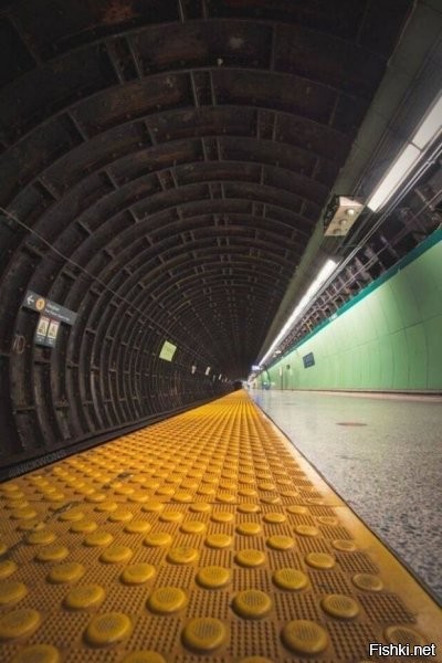 Какой нафиг коридор. Станция метрополитена.