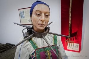 Такую штуку ещё в средние века изобрели, только тогда дистанции были поменьше -видимо вирусы были не такие злые...