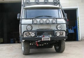 Вот всегда говорил, у "бескапотников", должна быть мощная защита спереди, соединённая с рамой.