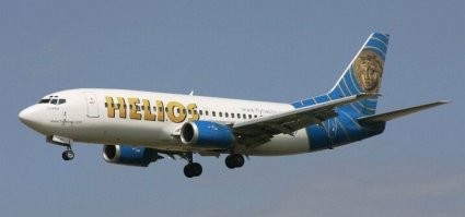 Примерно то же самое произошло в 2005 году. Компания Хелиос Эйрвейс, рейс 522 Ларнака-Прага. В полете произошла постепенная разгерметизавия, пилоты и пассажиры потеряли сознание. Боинг 737 летел на автопилоте. Возле Афин самолет выработал все горючее и упал. Погибли 121 человек.