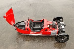 Модельный ряд есть у УАЗа, и он бы выиграл это соревнование, но про него, видимо, забыли. Кстати, а что, Morgan уже не делает трёхколёсных с кузовом из ясеня?