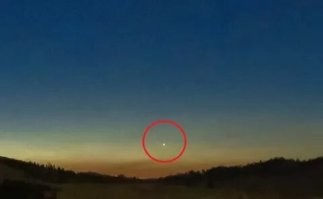 Крошечный? А с Земли он прям гигант.