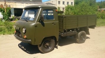 У неё есть только пол-буханки, и четвертинка.