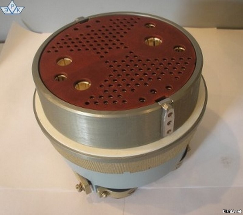 ЭКМ-П7-2 "Береза", электроразрывные соединители, предназначены для соединения, разъединения и переключения электрических цепей.
На Х-22 используется АЭРТ-150.
Мужики Толику золотишко, палладий сдадут.
