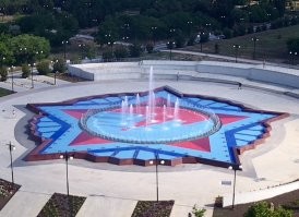 Даже в моём открылась такая достопримечательность) А фонтан и у нас есть.