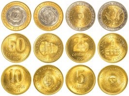 последние 25 лет,  аргентинский песо, это oдна монета, на которой нет портретов !
А тот кого вы показываете , генерал сан Мартин был на банкнотах в один песо в восьмидесятых годах!