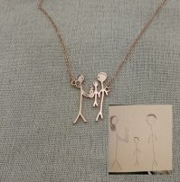 Эмм, итоговый вариант украшения получился двусмысленным. Ну совсем ЭТО не похоже на младенца.