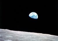 Они там что блевали? Что это за космонавты такие блюющие. 


Где пруфы что они там все это оставили?