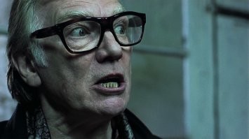 на последней этот в детстве?