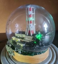 Есть и с подсветкой. Их вручную делают, не заводская работа)