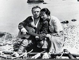 4. Актёры, сыгравшие лису Алису и кота Базилио, Елена Санаева и Ролан Быков, были супружеской парой и в жизни.
Не знал. Удивило.