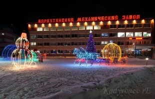 Это откуда у автора такие данные? В Воркуте ещё полно угля. Шахт не столько, сколько было при союзе, но они работают.
