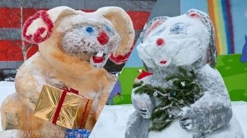В посте - заяц из говна, практически дармовой. На картинке - зайцы из ледяного городка в Нижневартовске. Подрядчик получил почти 7млн)