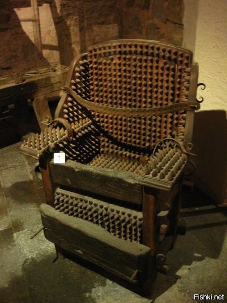 Японцы создали полудрагоценное кресло
