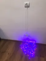 Ну а здесь вам что не так?
Принёс из магазина, включил, сфоткал! Всё же работает.