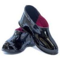 Причудливые пары обуви, глядя на которые диву даешься, как у людей прошлого ноги не отваливались