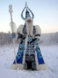 В Якутии Чысхаан это вам не Дед Мороз который носит подарки это дух холода который приносит гребаный холод. дословный перевод это как Стылая Кровь или Лютый мороз