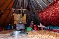 Я вот только не очень понял про запрет ходить за печкой? Вот же, все можно.