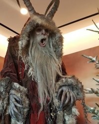 Как могущественное божество смерти трансформировалось в доброго волшебника?