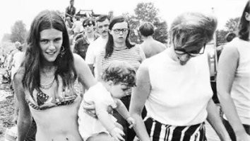 "Фестиваль Вудсток, США, 1969 год"

Какие милые и одухотворенные лица....