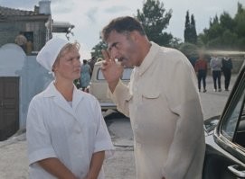Кто ты, воин? Мужчина без комплексов  в пивном магазине