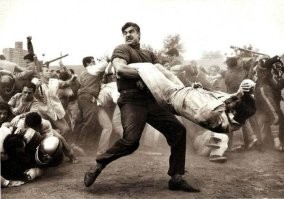 Махул направо - улица, налево - переулок.