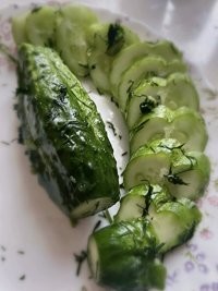 Солёный огурец. Крестьянская еда, а и цари не брезговали! Очень просто. Без затей. По-деревенски