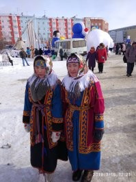 Как оленеводы ночью в метель и мороз строят чум в глухой тундре