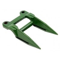 Иногда ответы "вездесущих пользователей" вызывают, мягко говоря, удивление. Например, этот:



Где здесь знаток увидел "серповидный стержень" - известно только ему.

Это одинарный протоворежущий палец сегментно-пальцевого режущего аппарата косилки/жатки, причем сломанный.



Бывают ещё сдвоенные и строенные.