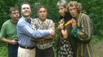 Да... есть такие "чикатилы"! Ни раз прикалывался фразой про "вестибюльный" аппарат...
Со своими слюнями бешеного превосходства этим маньякам надо, что то делать!