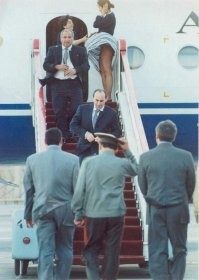 труселей штоле нет?) экая годная стюардесса