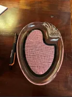 Надеюсь что под плетёной частью есть ещё одно дно. Иначе всё что просыпалось и пролилось окажется на коленях.