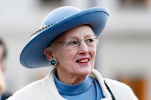 Королева Дании отказалась от патронажа премии Андерсена из-за россиянки.


 ХАМЫ!!! (С) Киса.