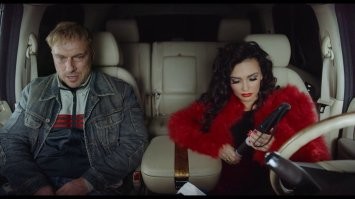 А ещё... думаю, что "поллитра для сугреву" туда войдёт. 
 Или нет?