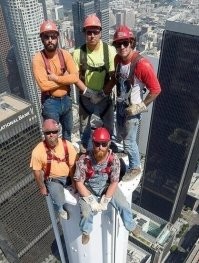 А почему двое сидят, высоты боятся?