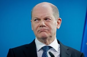 "Экспериментальных малышей отдали местным крестьянам, сказав, что они из разбомбленного детского приюта."

А потом эти малыши выросли и нарожали новых детей: