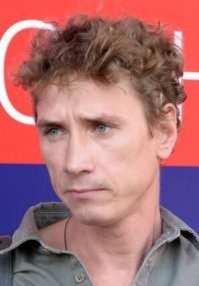 На него похож?