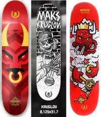 Раньше за нашу компанию Юнион (сооснователем которой, кстати, был Алексей Бобров)катал но не сошлись по деньгам. Пробовал в американскую Элемент попасть но не срослось так как не попал в сборную из за отказа проходить тест на допинг, побоялся что мариванну найдут в крови. Сейчас без досочного спонсора вроде как, но раз в две недели примерно вижу в сторис спасибо разным компаниям за доски так как просто дать доску что бы он на ней катался и рекламировал куда дешевле чем подписывать контракт.