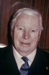 Все евреи в старости начинают почти одинаково выглядеть?