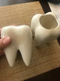 Взять бы - да запломбировать)) Можно использовать как пособие для детского сада со стоматологическим уклоном "Первый пульпитик".