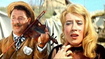 Очень грустно что ушла такая прекрасная актриса.
Первый раз увидел на экране ещё ребенком в Неуливимых. Её дуэт с Бубой незабываем.