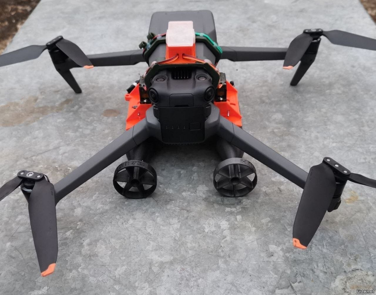 боевой дрон бпла. бпла-камикадзе "ланцет". квадрокоптеры военные боевые. бпла dji mavic pro. бпла dji «mavic-3t».