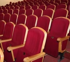 ну .. хоть это .. хорошо .. 
в нашем, мухосранском театре .. кресла на 2 порядка солидней ..