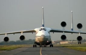 Да какая лаборатория?)) Если испытывают новый двигатель - снимают один штатный и на его место ставят тестовый. А это...???
Поиск по картинке выдал вот такой шедевр: