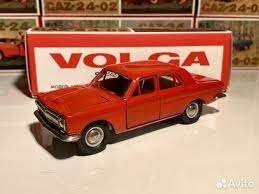 Когда маленькая была (лет 8-10, наверное), собирала в бутылку из-под шампанского 10-копеечные монеты) На накопленные деньги пошла в универмаг и купила свою тогдашнюю мечту - модельку машины. Это была "Волга". 5 рублей 60 копеек, кажется)