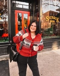 В подборке есть красивые и аппетитные женщины. Но, вот чего "шикарного" в слоновьей ноге, или второй жопе, выросшей спереди? Фу.